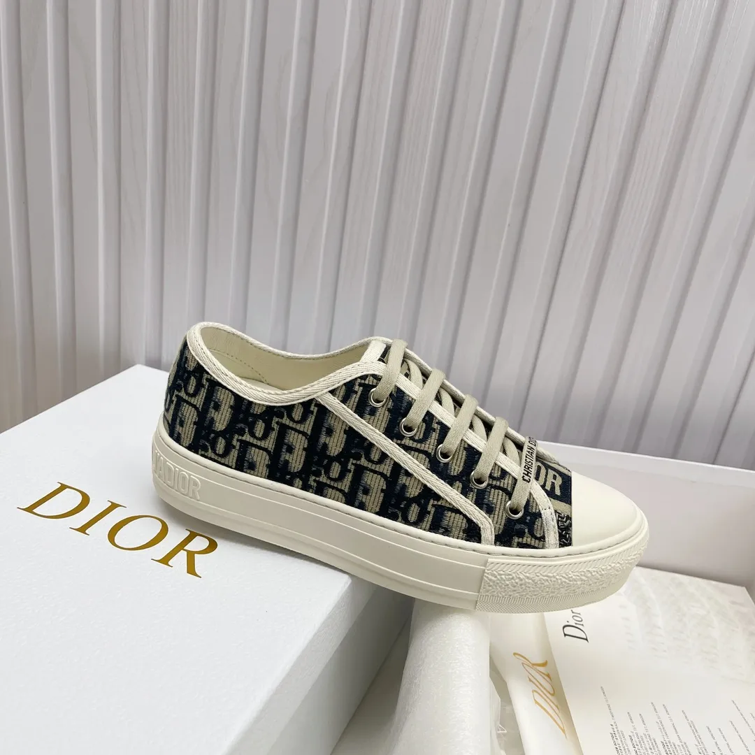 👟👟Ex-factory price 480👟👟 Women's Shoes Women's Clothing Women's Shoes Women's Shoes Women's Clothes Women's Shoes Factory Ready Stock High Quality Dior (Dior) flat sneakers with fully embroidered iconic patterns 👟👟 Women's Shoes Women's Clothing Women's Shoes Women's Clothing Women's Shoes Women's Clothing ♦️Top quality in the market🎗Hot model in foreign counters🎗Non-common imitation version in the market🎗🔳The fabric is made of Italian🇮🇹imported fabrics❗️Embroidered upper, original mold injection Logo frosted five-pointed star outsole🔳Inside imported lambskin + high elasticity injection molding mold Logo foam feet Code number: 35 to 42